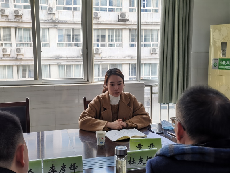 母丹点评.jpg